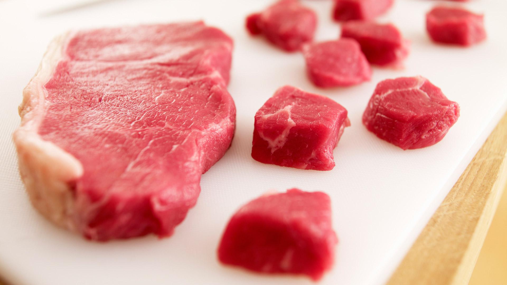 Привкус мяса. Мясо говядина. Термически обработанное мясо.